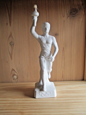 Fackelträger Olympiade , Öllampe, DDR , Bisquitporzellan