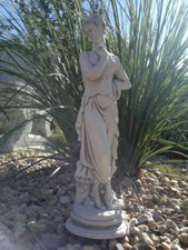 Steinfigur Frauenskulptur 43