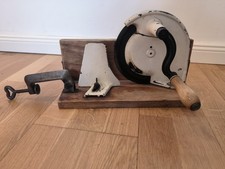 Antike Brotschneidemaschine