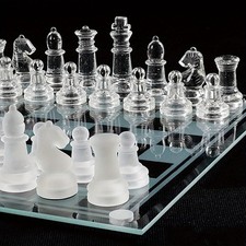 Schachspiel aus glas - aus,