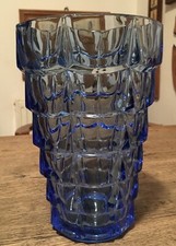 Massive Glasvase konisch