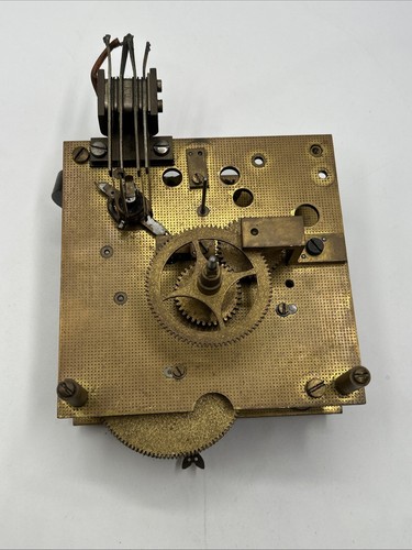 Altes uhrwerk wanduhr - altes,
