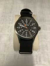 Timex Expedition 41mm Graues Titangehäuse mit Schwarzem Armband Armbanduhr