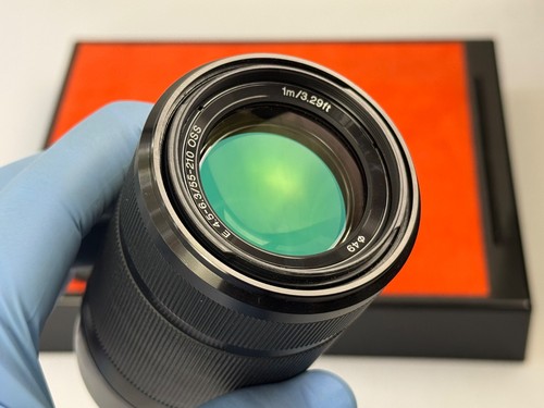 Sony alpha 210mm - f/4, 3