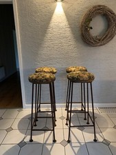 Barhocker 4er set. Stabiles Eisengestell. Stoffbezogen. H 92. B 37. Sitz. 35 cm.