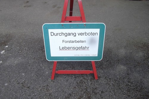 Forst schild durchgang