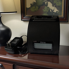 iHome iP11 Docking Station