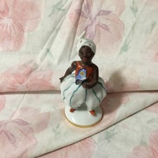 Porzellanfigur Kind mit Schmetterling Augarten Wien 1522 Szendrö-Jaksch 8cm