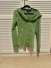 Hellgrüner Pullover von