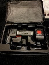 Hand kompressor mit akku - hand,