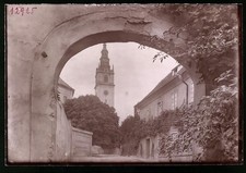 Ansicht Leitmeritz, Torbogen mit Blick zum Dom 