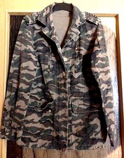 Vera & Lucy Multipocket Camouflage Jacke Herbstjacke mit Nieten Gr M