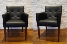 Breite Schwarz Lederstühle