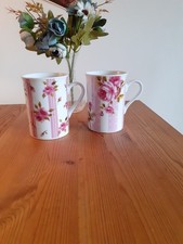 2 Sehr Schöne KAFFEEBECHER