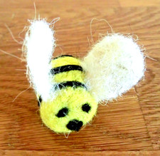 Biene Filzfigur handarbeit aus