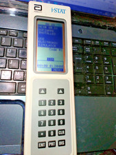 ABBOTT I-STAT TRAGBARER KLINISCHER ANALYSATOR