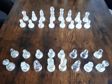 Schachspiel Glasfiguren in