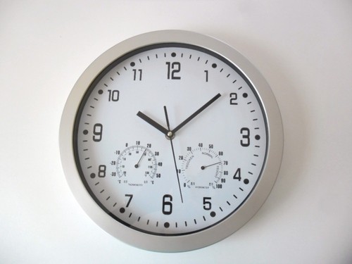 Wanduhr analog mit