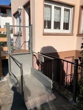 ROLLSTUHLLIFT HEBEBÜHNE LIFT