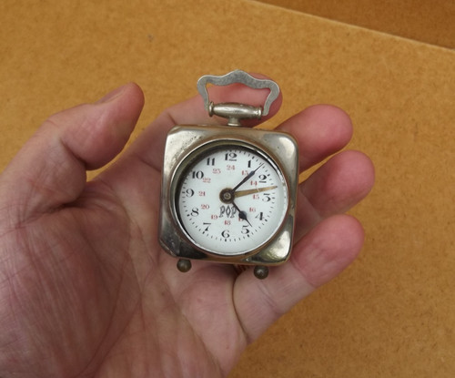 Alte kleine pendeluhr wecker - pendeluhr,