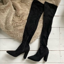 Schwarze Overknee-Stiefel aus