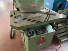 Ecken-Schlagschere / Winkelverstellbare Ausklinkmaschine