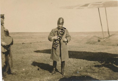 Foto pilot mit fliegerhaube - foto,