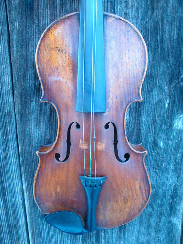 Very old violin lab p - lab., "g.