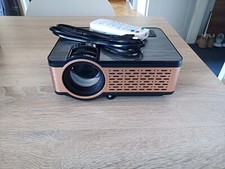 HDMI USB VGA Beamer 5200 Lumen Projektor unterstützt 1080p mit Lautsprecher