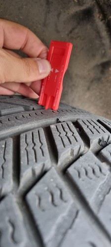 Winterreifen 235 r18 101v - 235/50,