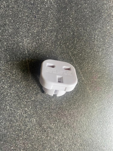 Adapterstecker von 110 - , 220
