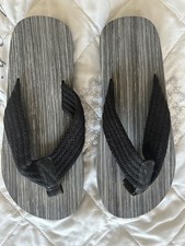 Graue Flip Flops, Badelatschen,  Gr 41, schwarzes Band