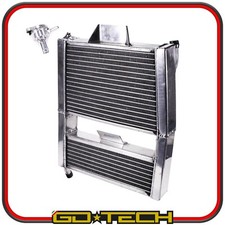 VERGRÖSSERTER KÜHLER RACING