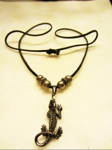 Kette mit eidechse - kette,