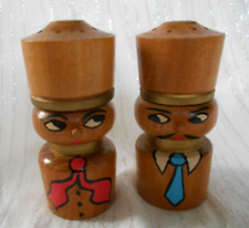 2 Salz-/ Pfeffer Streuer Mann u Frau Paar Holz Volkskunst DDR Osteuropa Holz Set