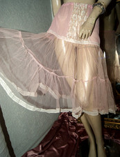 ZARTESTER Vintage PETTI - Unterrock NYLON rosa Spitze RÜSCHENVOLANTS Plissee  46