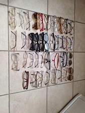 Konvolut aus gebrauchten Brillen