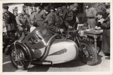 Foto 18 x 12 Motorrad BMW mit Austro Omega Seitenwagen Bewerb in 1950 , original