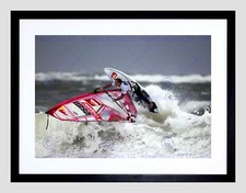 SPORT WIND SURF SEGELBRETT WELLE MEER SCHWARZ GERAHMT KUNSTDRUCK BILD B12X4837
