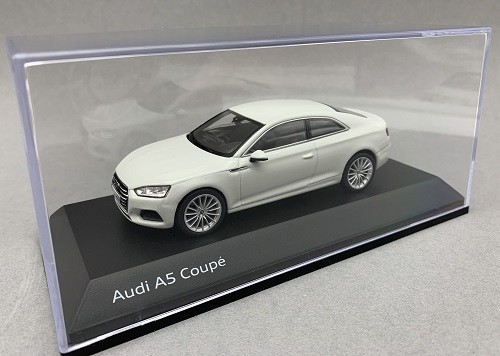 Audi coupe gletscherweiß - a5,