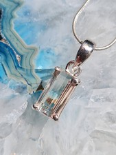 Edler Beryll (Goshenit) in Silber gefasst + Silberkette          (F23)