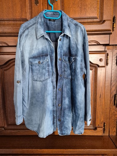 Blaue damenjeanshemd der marke - damenjeanshemd,