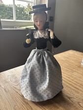 Alpenländische Trachtenpuppe