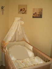 Paidi Kinderzimmer (Bett mit viel Zubehör, Wickelkommode mit Auflage, Regal)