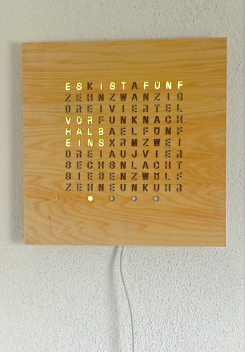 Wortuhr aus massivholz - wortuhr,