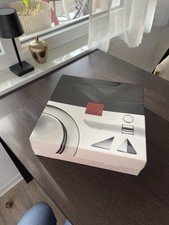 Menu Platzteller Tischkartenständer Serviettenringe 4 Personen Set