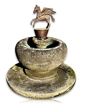 Steinbrunnen Garten Brunnen mit Bronze Figur - Pegasos Pegasus Pferd - Sandstein