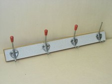 Alter Hakenleiste Holz, Kult