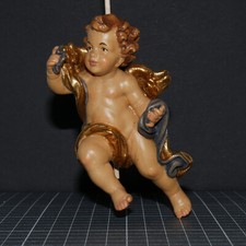 Holzschnitzerei Schwebender Engel mit Draperie Putte bemalt 12 cm