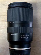 Tamron 17-70mm f/2.8 Di III-A VC RXD Zoomobjektiv für Sony E-Mount - Schwarz